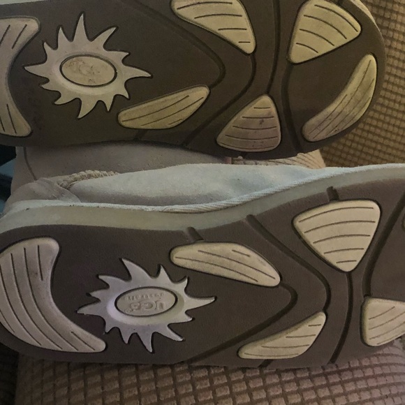 UGG  Cozy Cream Quilted Women's Boots Size 5 - Picture 6 of 7